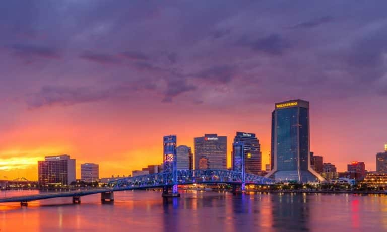 Architectural waterfront paradise in Florida