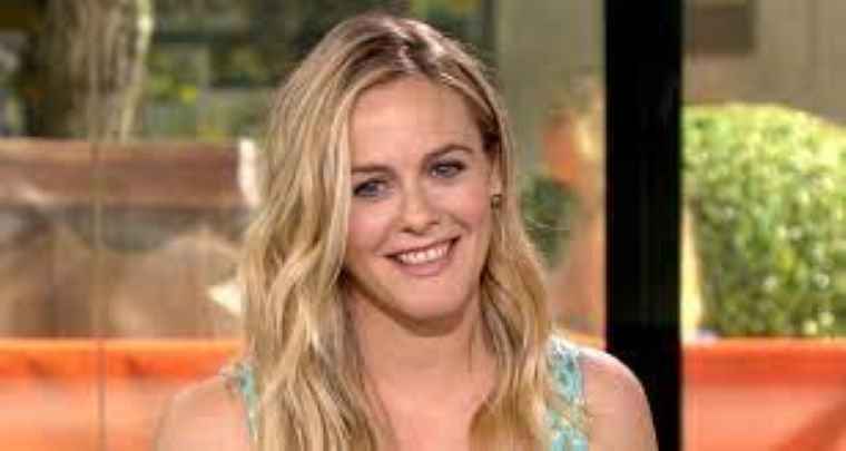 Alicia Silverstone Measurements, Shoe, Bio, Height, Weight, and More