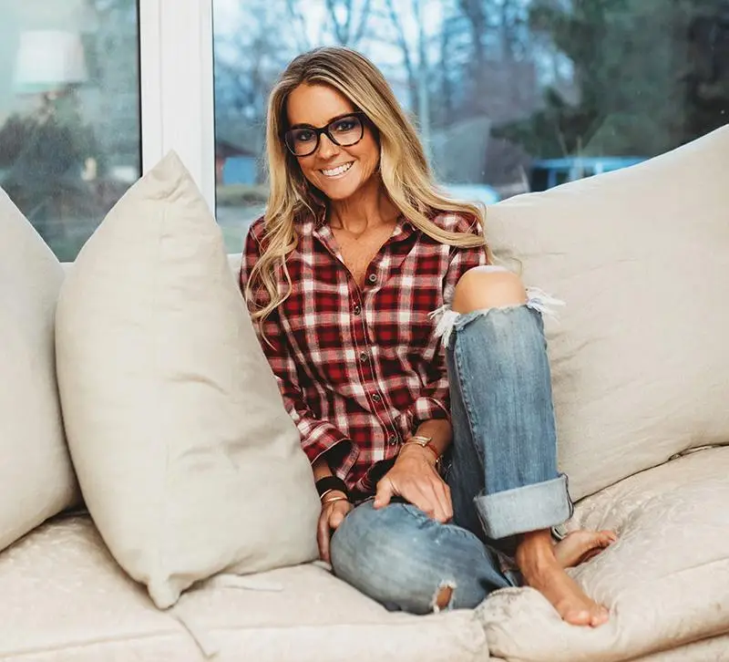 Nicole Curtis 