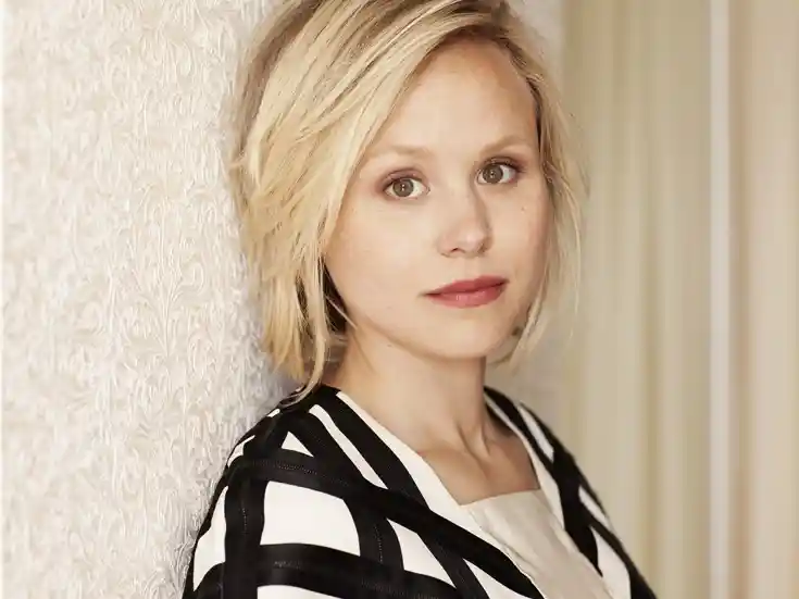 Allison Pill Measurements, Shoe, Bio, Height, Weight, and More! 