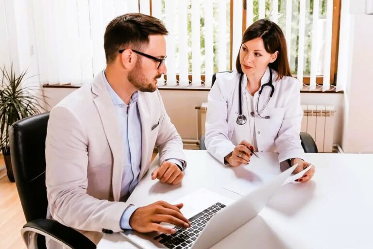 Tips for Pursuing a Career in Healthcare Management