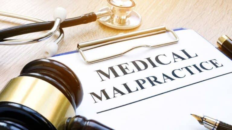 Understanding The Role Of A Medical Malpractice Attorney In A Lawsuit