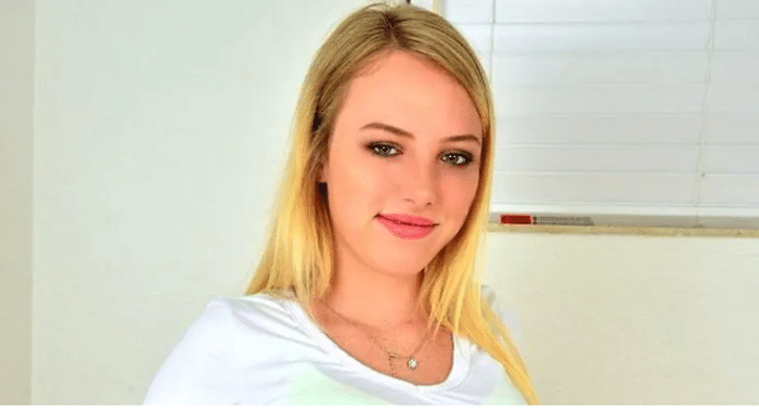 Dixie Lynn net worth