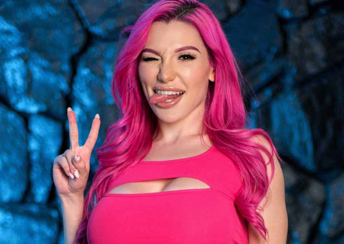 Lily Lou: All About an American Adult Actress 1 Lily Lou