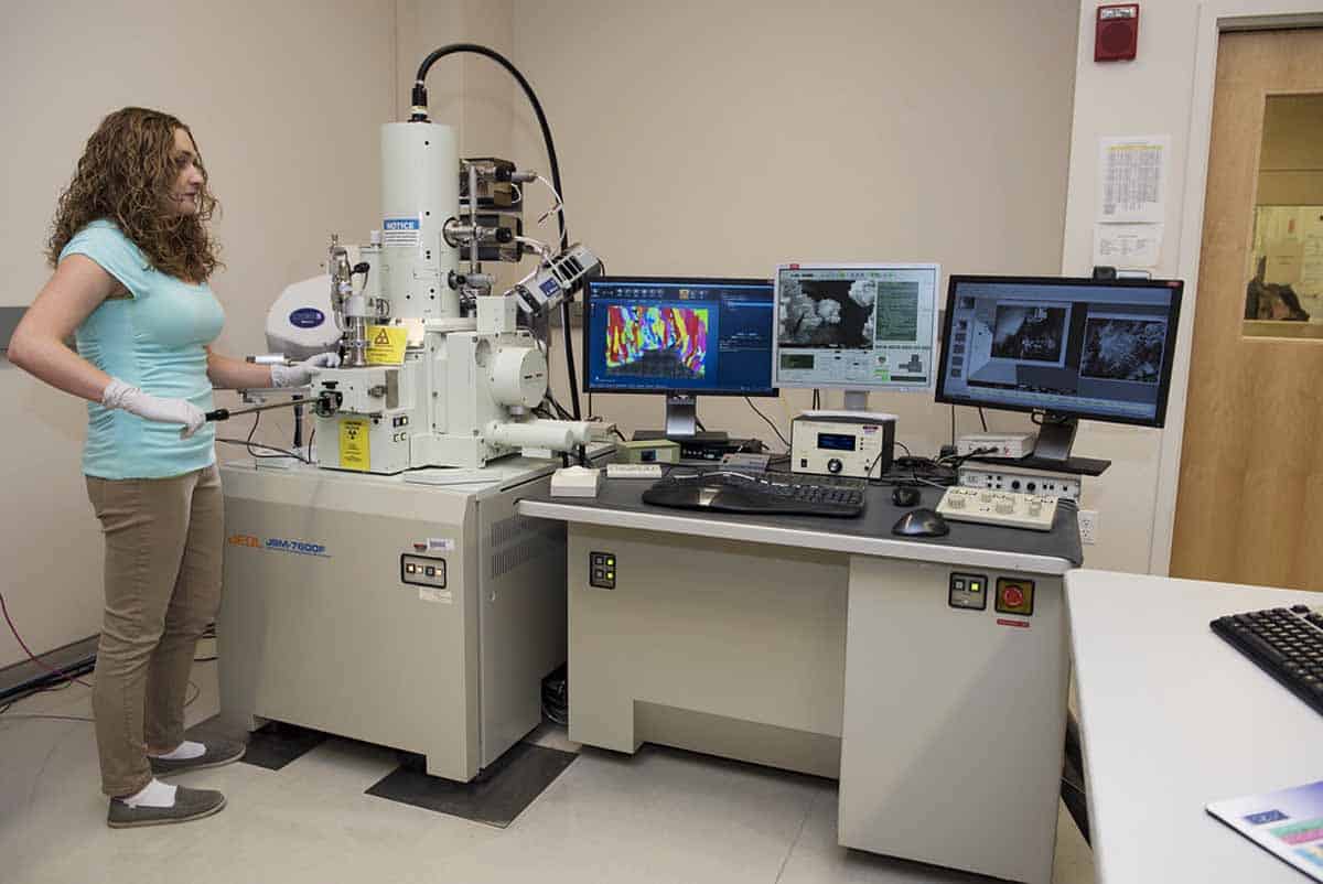 Exploring the World of a Scanning Electron Microscopy Lab 1 Scientist Nicole Overman uses the Scanning Electron Microscope (SEM) for surface microstructure and chemical analysis of structural and nuclear materials.