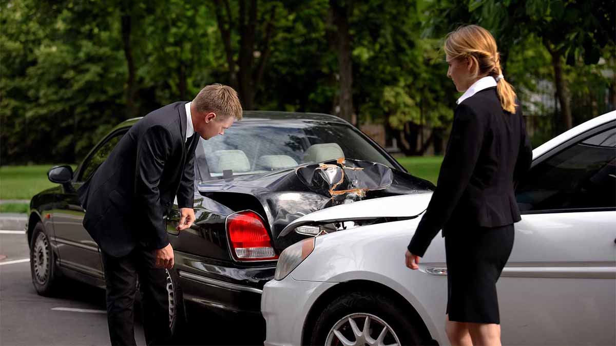 A Complete Guide to Car Crash Injury Legal Assistance