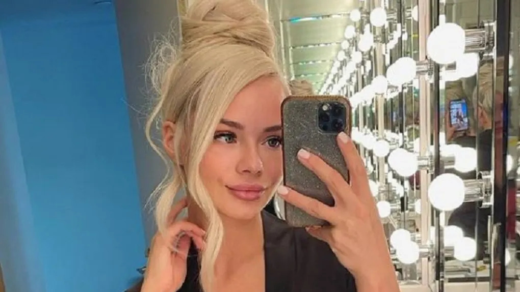 Elsa Jean Social Media presence